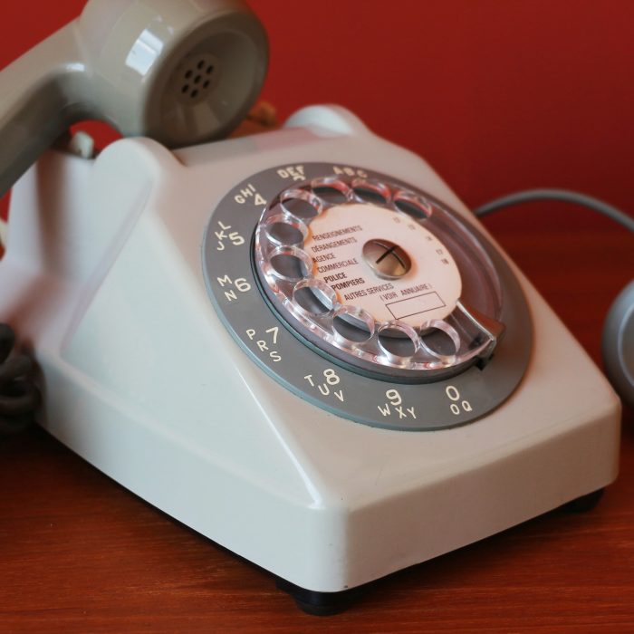 Téléphone Vintage Socotel à Cadran Rotatif - Gris PTT - Objet Déco Rétro