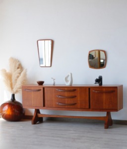 Enfilade Beautility vintage en teck et afromosia restaurée