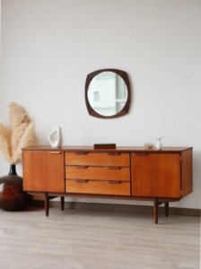 Buffet Austinsuite vintage en teck restauré, design scandinave par Frank Guille