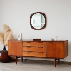 Buffet Austinsuite vintage en teck restauré, design scandinave par Frank Guille