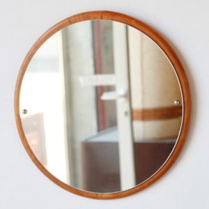 Miroir scandinave teck massif rond vintage des annees 60 de face