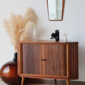meuble bar d'angle vintage des annees 60 en noyer